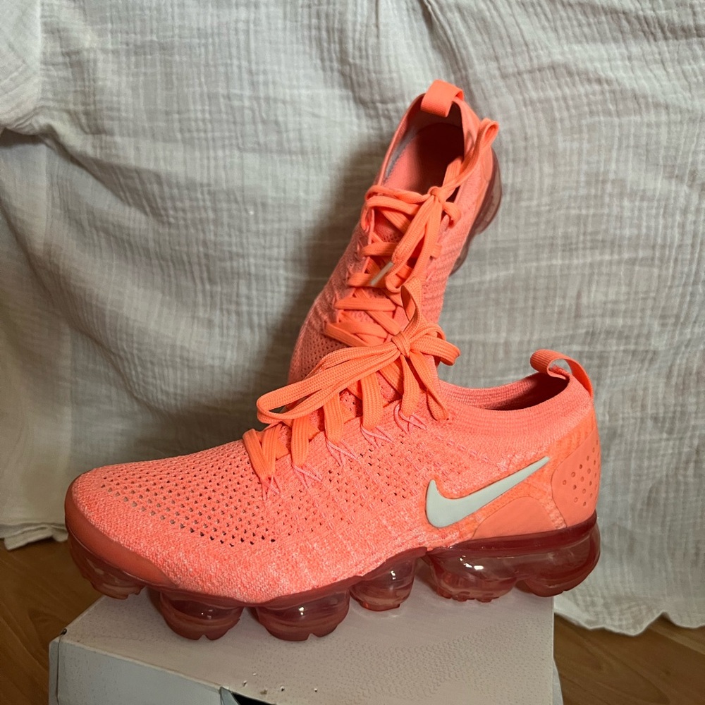 Nike vapormax coral women’s 6.5